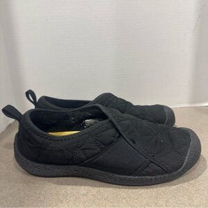 Keen Howser Women’s Black Wrap Slip On Comfy Warm Slippers 9 1/2 House Shoes